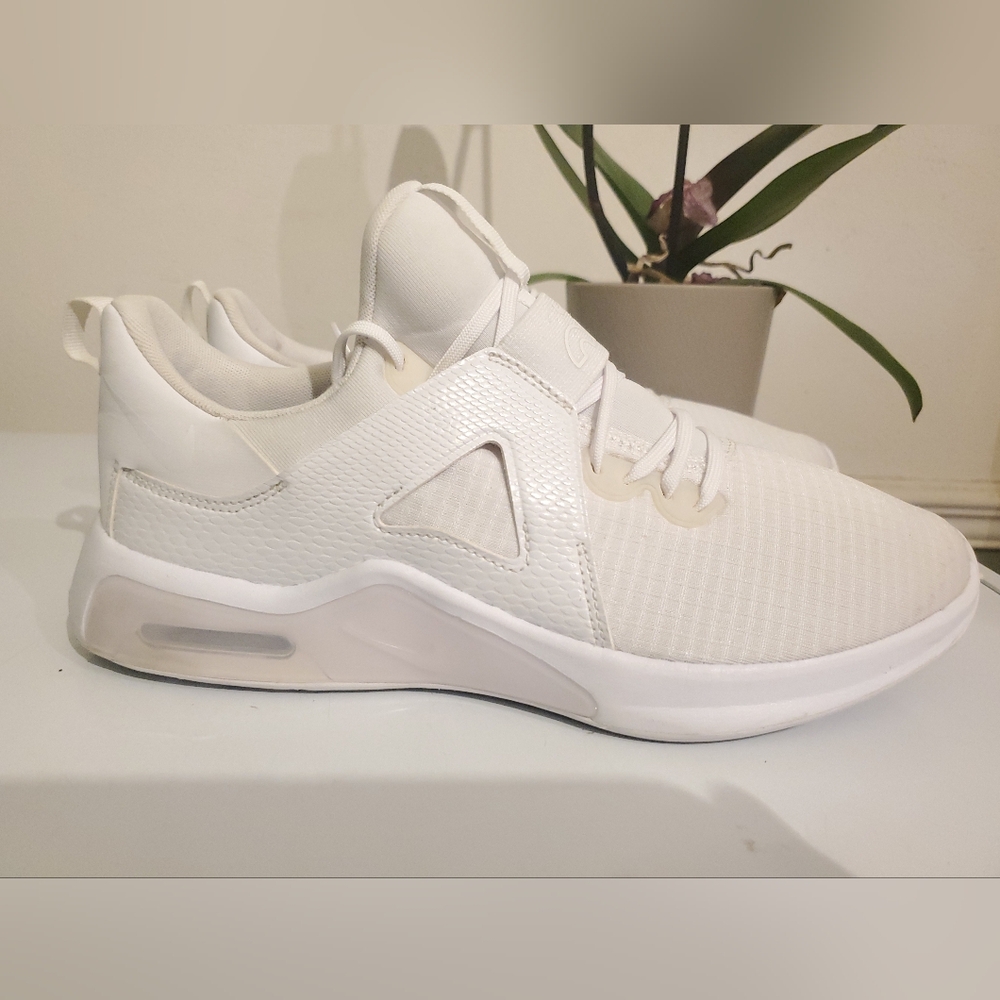 Nike White Athletic Shoes - Picture 4 of 8